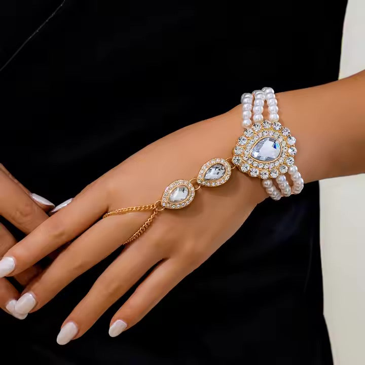 Royal Pearl Jewellery Set – Elegant Necklace & Hand Chain Bracelet for Special Occasions